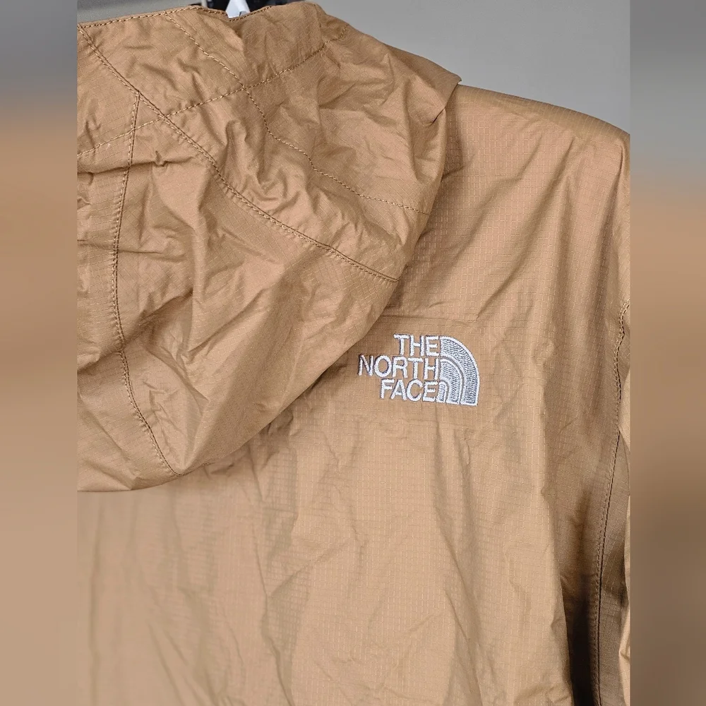 The North Face Mens HyVent 2.5L Waterproof Jacket